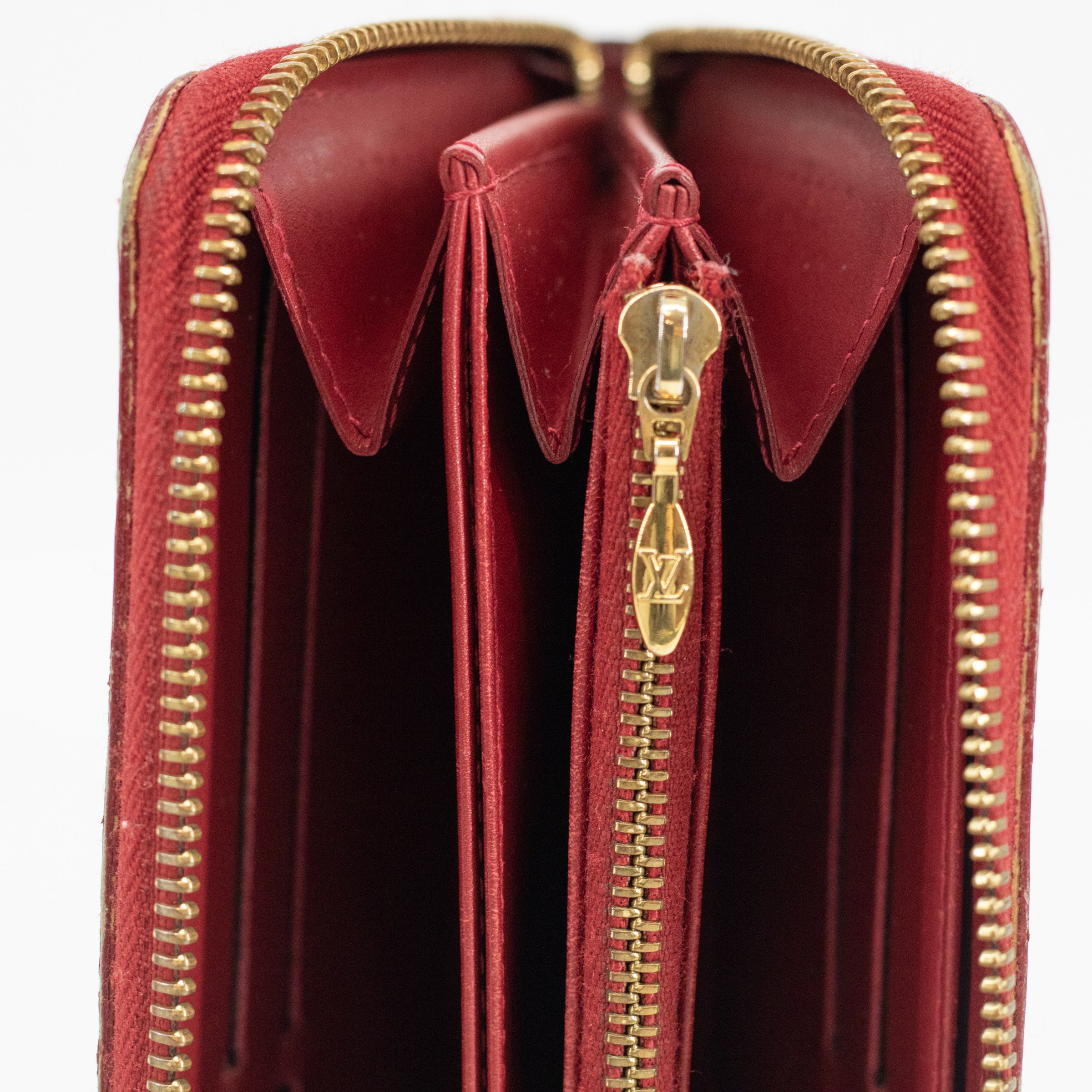 Louis Vuitton Vernis Red Zippy Wallet 