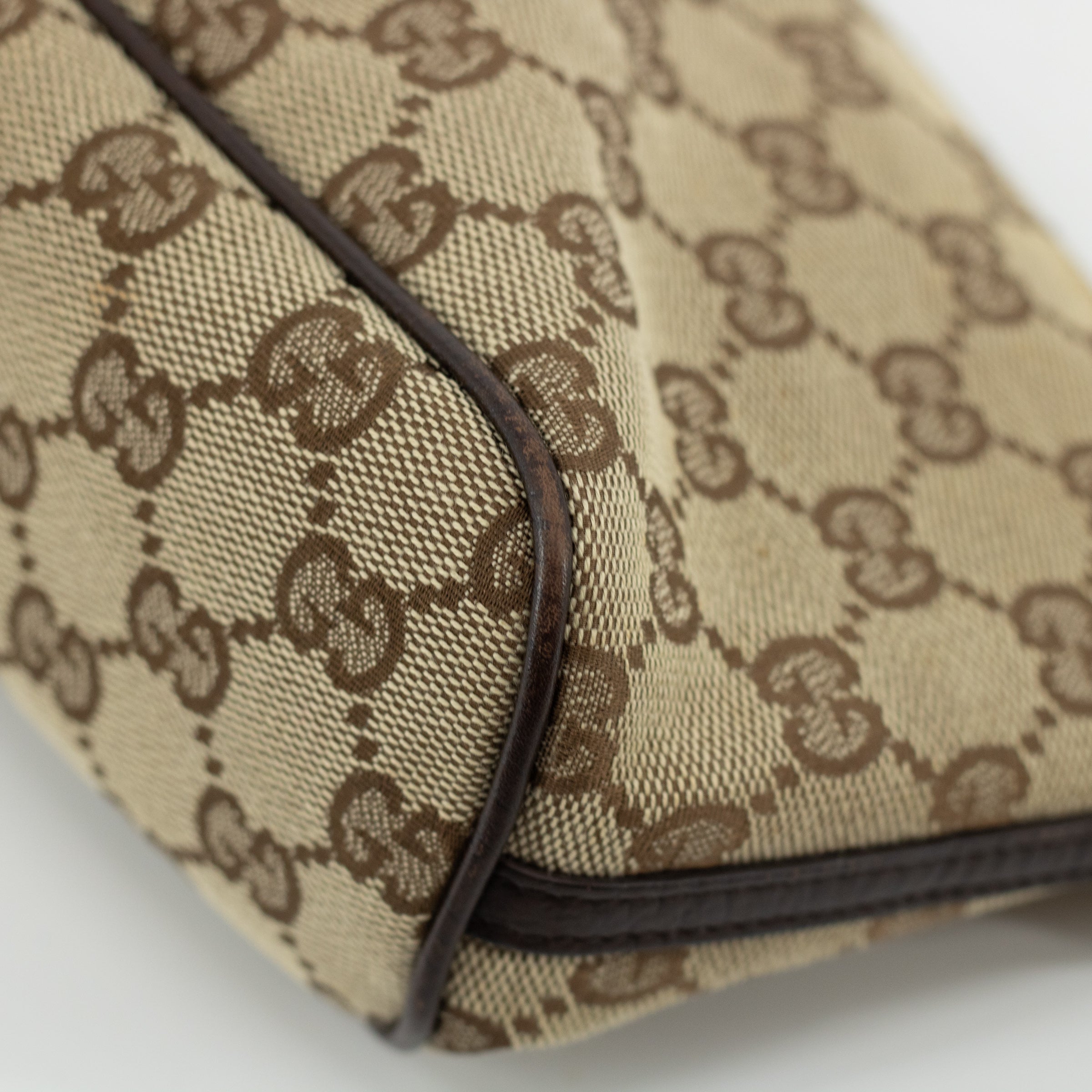 Gucci GG Canvas Brown Boat Pochette 