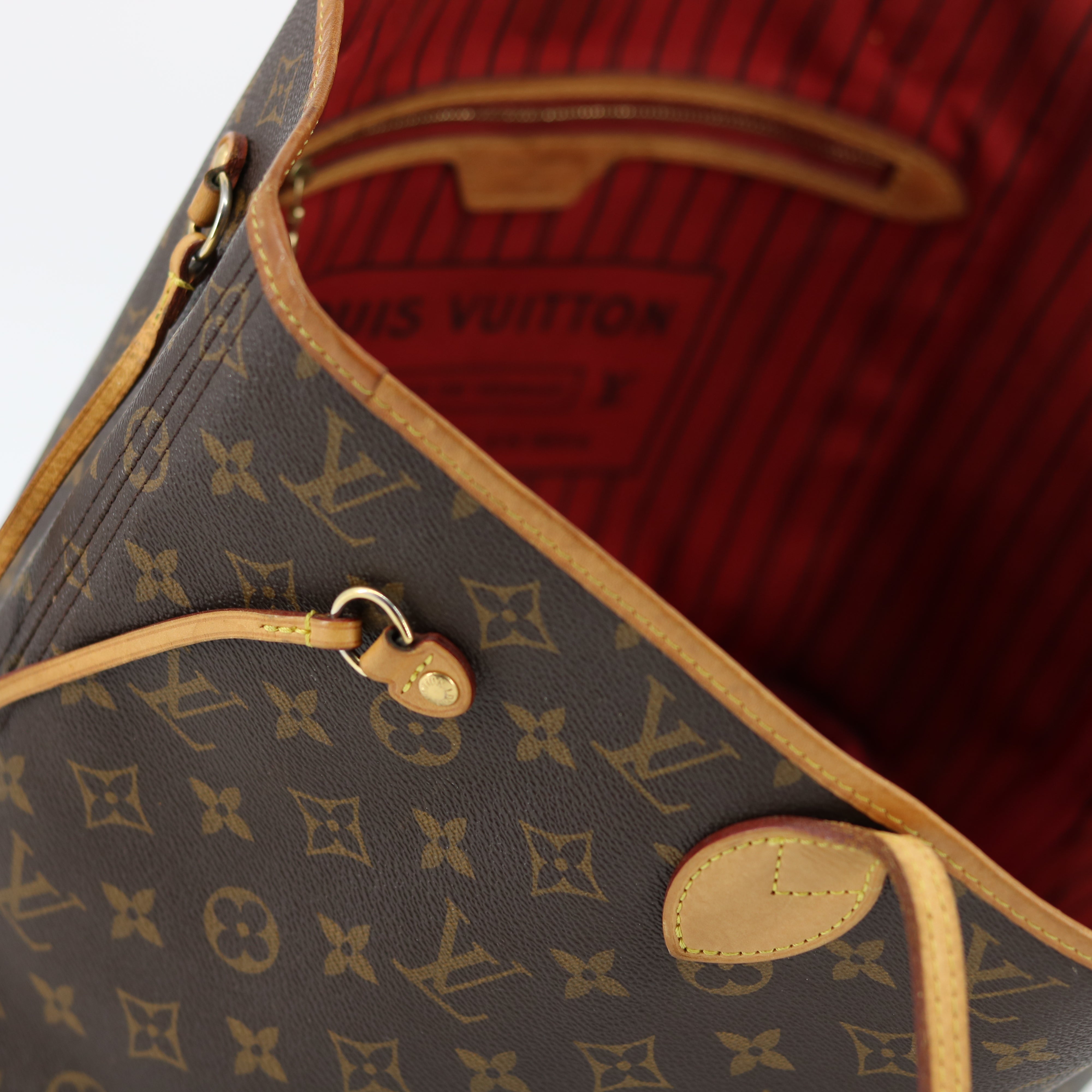 Louis Vuitton Monogram Canvas Neverfull MM w/ Red Interior